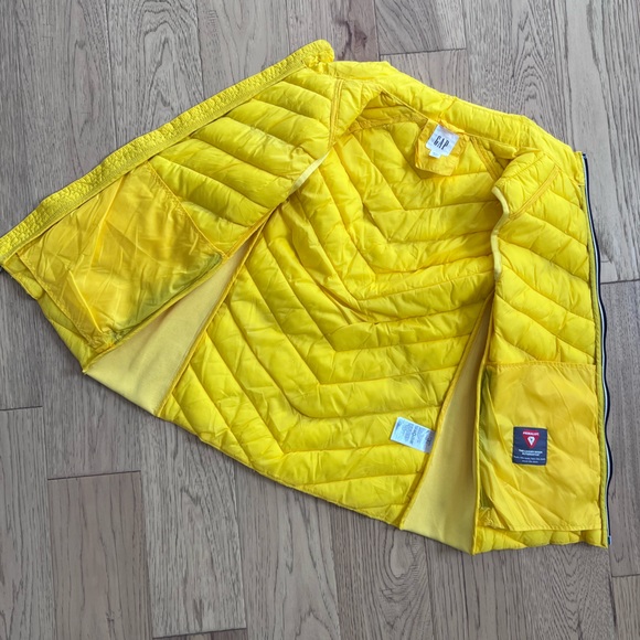 Gap Petite light puffer vest yellow - Picture 6 of 9